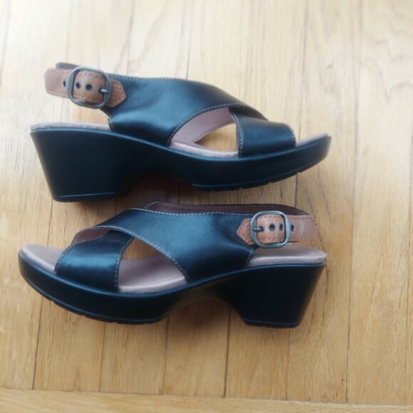 Dansko Leather Sandals Size 39 (8.5 US) - Picture 1 of 11